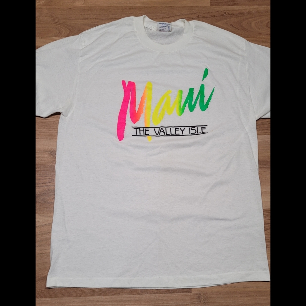 Vintage Maui The Valley Isle Tshirt